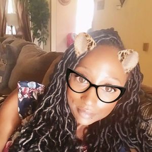 Meet your Posher, Candie